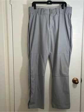 Under Armour Light Gray w/Black Stripe Loose Baseball Pants Large AND Camo Belt